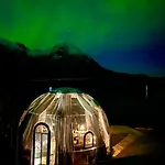 ラグジュアリーテント Lofoten Glamping Dome