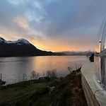 Lofoten Glamping Dome Luxe tent