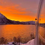 Lofoten Glamping Dome