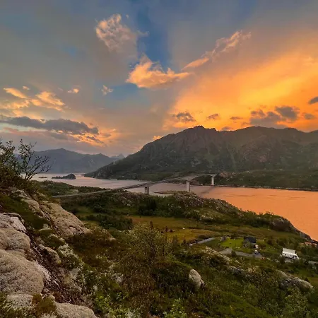 Luksustelt Lofoten Glamping Dome Myrland