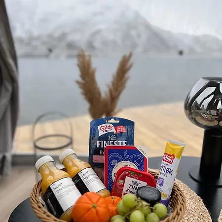 Luxury tent Lofoten Glampingdome Myrland