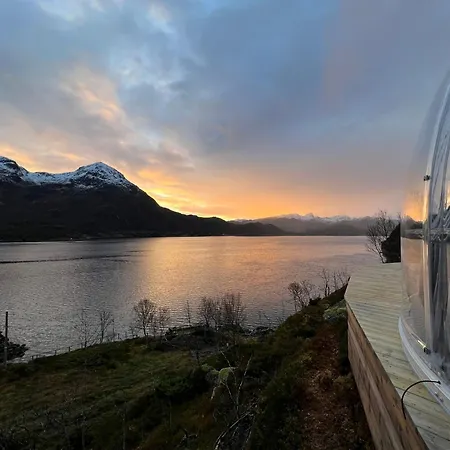 Lofoten Glamping Dome ラグジュアリーテント