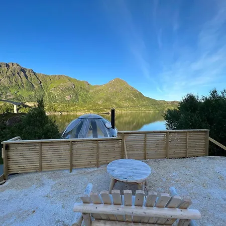 Lofoten Glampingdome * Myrland