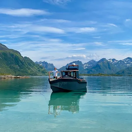 Lofoten Glamping Dome * Myrland