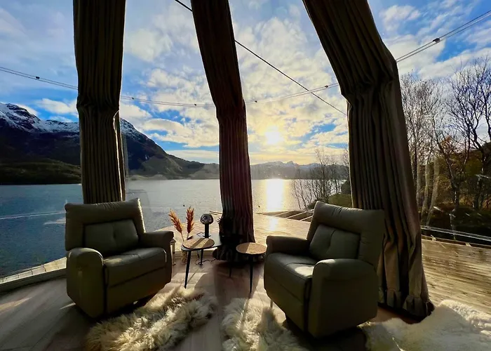 Lofoten Glamping Dome Lyxtält *