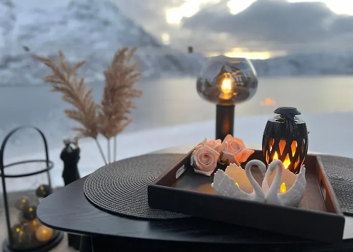 Lofoten Glampingdome * Myrland