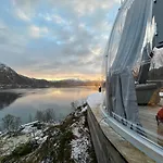 Lofoten Glamping Dome Tente de luxe Myrland